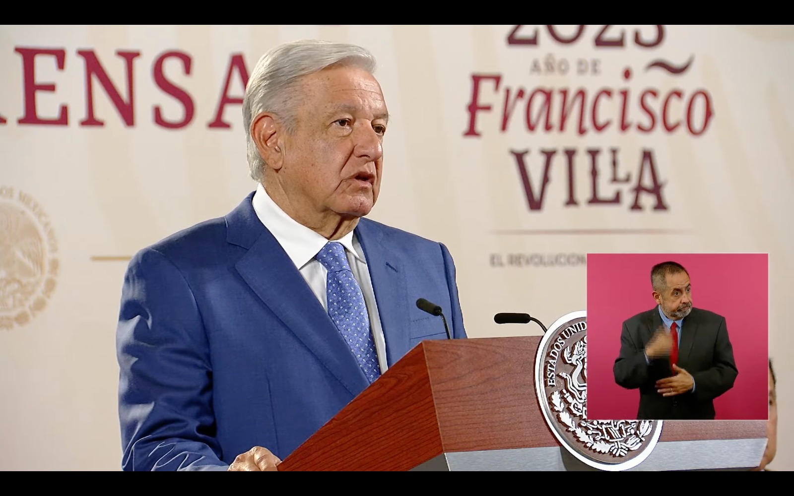 AMLO acatará bajo protesta restricciones del INE para hablar de