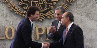 El Presidente Ejecutivo de Wal-Mart con el Presidente Felipe Calderón al anunciar la inversión por 14,000 mdp en México