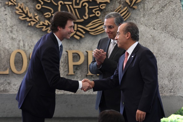 El Presidente Ejecutivo de Wal-Mart con el Presidente Felipe Calderón al anunciar la inversión por 14,000 mdp en México