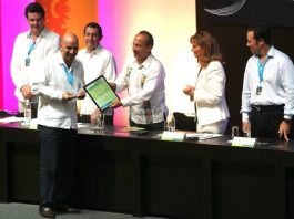 El Presidente Felipe Calderón entrega reconocimientos en el XXXVI Tianguis Turístico
