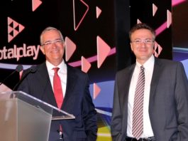 Ricardo Salinas Pliego, presidente del Grupo Salinas y Samer Salameh, director de la nueva empresa Totalplay.