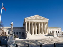Suprema Corte de Justicia de Estados Unidos prohíbe a Donald Trump expulsar a extranjeros que están bajo custodia migratoria