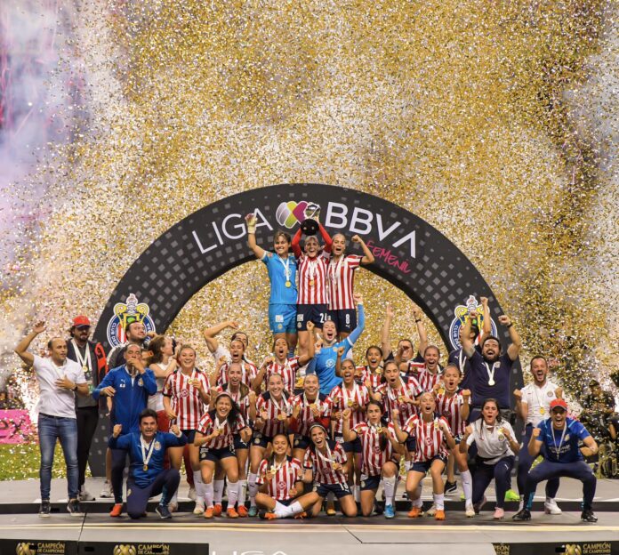 El Rebaño venció a Rayadas en el Campeón de Campeones y se coronan en el estadio BBVA / Foto: Chivas Femenil