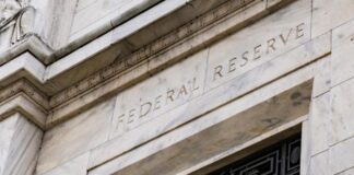 Funcionarios de la Fed dan sus razones para no subir tasa