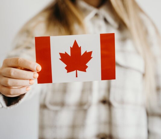 Gobierno de Canada alcanza objetivo de 431,645 nuevos residentes permanentes