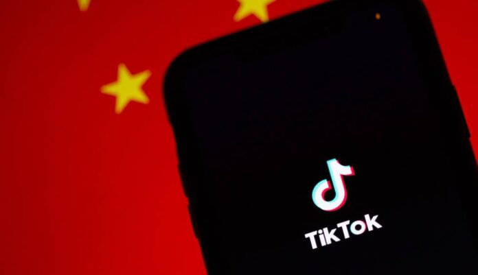 Senador demócrata pide a Apple y Google sacar a TikTok de tiendas de aplicaciones en Estados Unidos