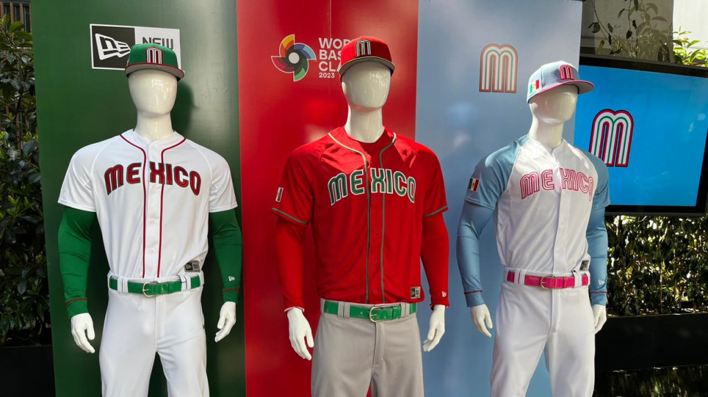 Presentan uniformes oficiales de la Selección Mexicana de Béisbol