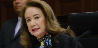 Presenta senador denuncia de juicio político contra Yasmín Esquivel