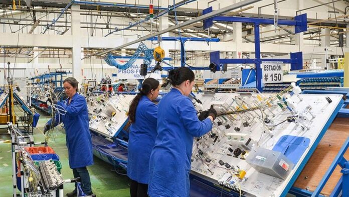 La Producción Industrial del país aumentó 0.4% en abril frente al mes anterior, reflejo del avance de las Industrias Manufactureras