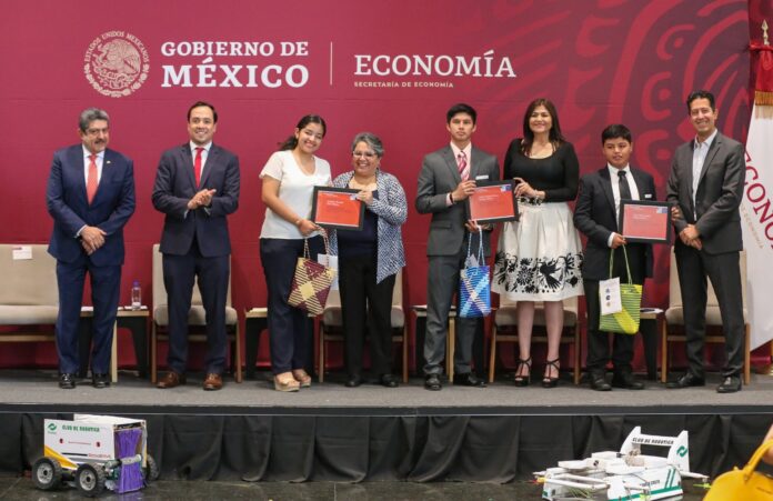 Talento mexicano apuntala nearshoring; Intel galardona estudiantes y académicos de Conalep