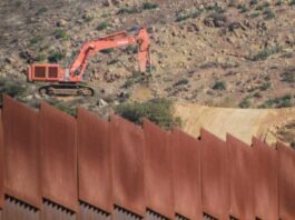 Respecto a la propuesta que se hizo pública el pasado 04 de octubre para la construcción de un muro fronterizo en el sur de Texas,
