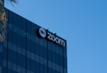 Zoom obtuvo ingresos superiores a los previstos por analistas