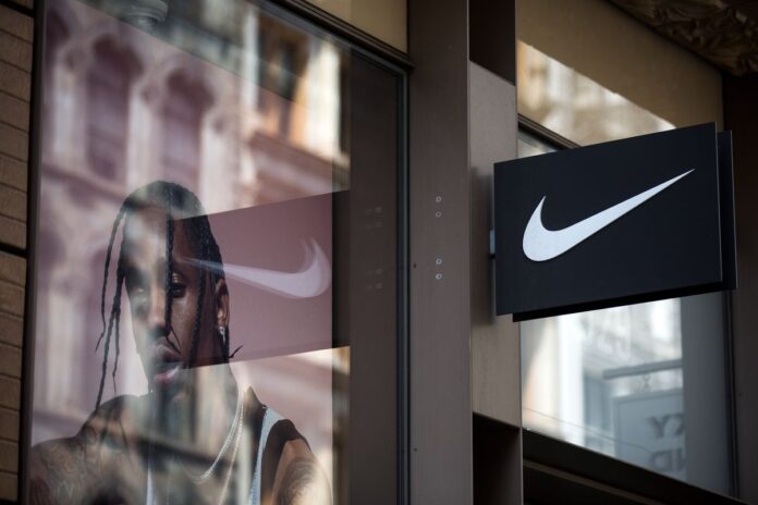 Nike demanda a New Balance y Skechers por infracción de patentes sobre tecnología Flyknit