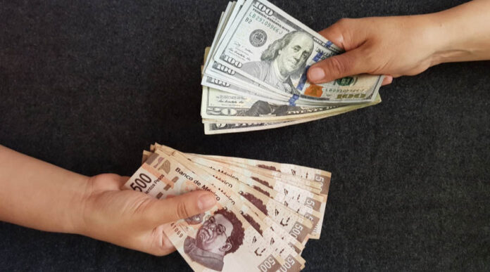 Prevé FUNO que México cerrará el año con un tipo de cambio por arriba de 18 pesos