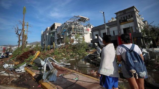 tras el paso del huracán Otis por Acapulco, se pondrá en marcha un sistema de autoconstrucción para reconstruir 250 mil viviendas