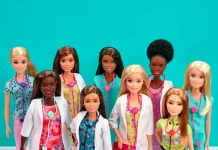 Después de haber analizado 92 muñecas Barbie con profesiones enfocadas en la medicina o la ciencia, Katherine Klamer,