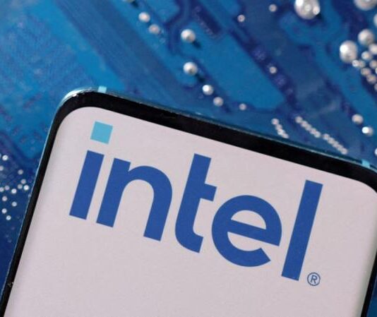 Intel estudiaría un recorte de personal para hacer frente a problemas financieros