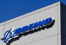 El presidente ejecutivo de Boeing, Dave Calhoun, dijo el miércoles que el fabricante sólo apoyará la operación de sus aviones