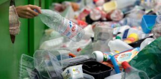 los recicladores suelen ser los trabajadores más marginados dentro de la cadena de valor del plástico; a menudo son estigmatizados y discriminados