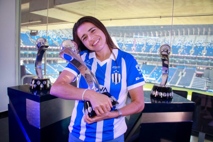 Daniela Solís se despide de Rayadas y se retira del futbol.