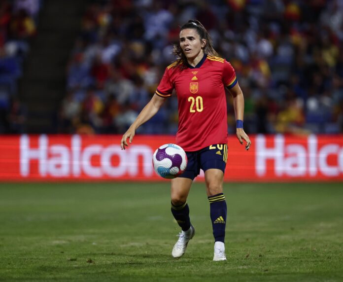Andrea Pereira Andrea Pereira estuvo cuatro torneos con América y en todos llegó a la final.
