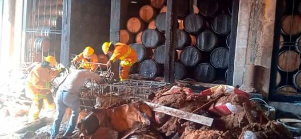 Tras los dos incendios registrados esta semana en una fábrica tequilera de José Cuervo, ubicada en Tequila, Jalisco, la empresa publicó Tras los dos incendios registrados esta semana en una fábrica tequilera de José Cuervo, ubicada en Tequila, Jalisco, la empresa publicó