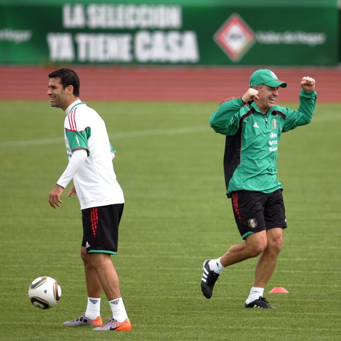Javier Aguirre Javier Aguirre y Rafa Márquez liderarán la Selección Mexicana.