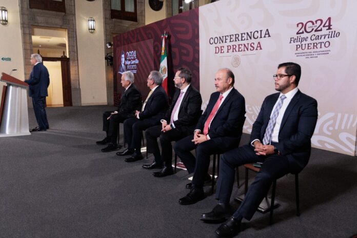La Comisión Federal de Electricidad presenta un futuro brillante gracias al rescate de su mercado, activos y operaciones, aseguró su director general, Manuel Barlett. La Comisión Federal de Electricidad presenta un futuro brillante gracias al rescate de su mercado, activos y operaciones, aseguró su director general, Manuel Barlett.