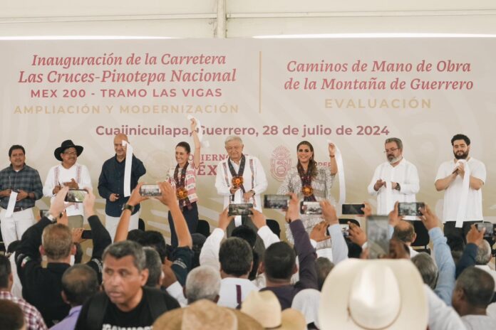 Recomienda López Obrador a Sheinbaum considerar a empresas constructoras para obras de su administración Recomienda López Obrador a Sheinbaum considerar a empresas constructoras para obras de su administración
