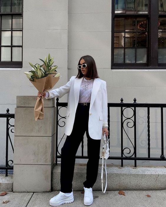 look-tenis-blancos