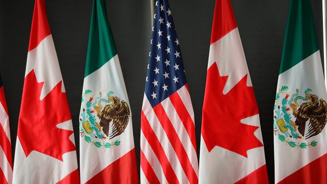 Trump quiere revisar el T-MEC pero también investigar si se están manipulando el mercado cambiario Trump quiere revisar el T-MEC pero también investigar si se están manipulando el mercado cambiario