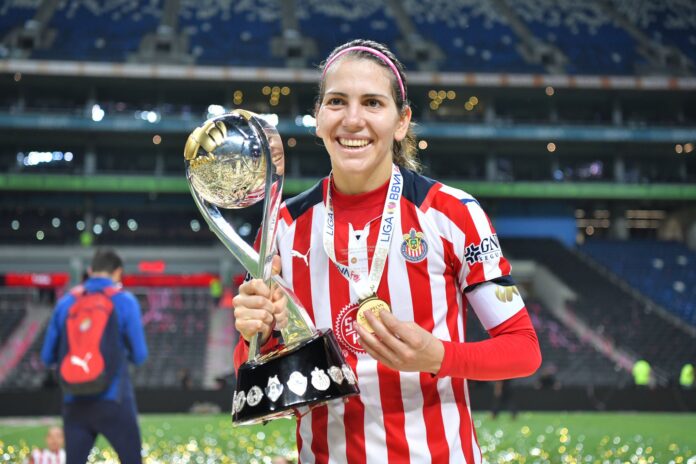 Alicia Cervantes Alicia Cervantes va por récord de Omar Bravo en Chivas.