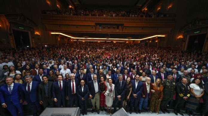 Claudia Sheinbaum: Presidenta habemus… “presidenta, con a”. Claudia Sheinbaum: Presidenta habemus… “presidenta, con a”.