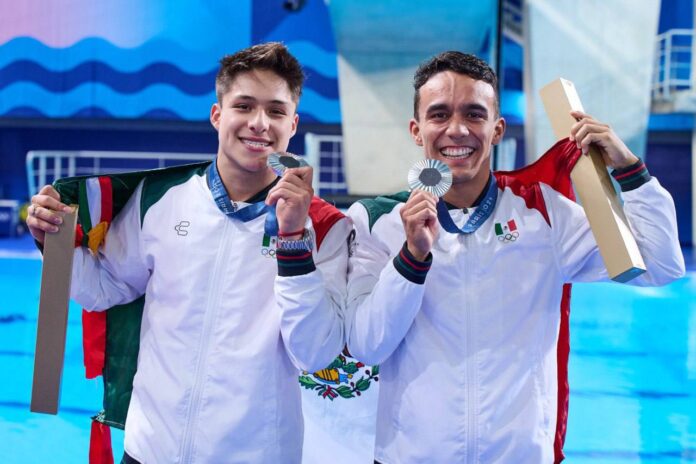 Osmar Olvera y Juan Celaya - París 2024 Osmar Olvera y Juan Celaya ganaron la plata en París 2024. / Foto: COM