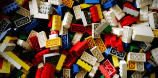 Lego busca sustituir los combustibles fósiles utilizados en sus piezas