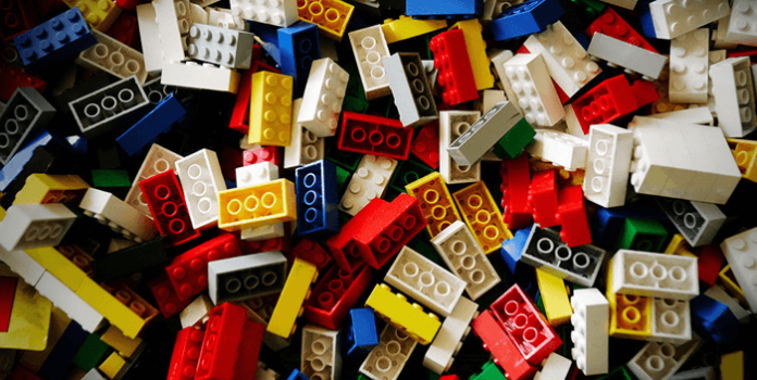 Lego busca sustituir los combustibles fósiles utilizados en sus piezas Lego busca sustituir los combustibles fósiles utilizados en sus piezas