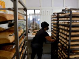 Disminuye gobierno de Cuba ración subsidiada de pan por escasez de harina