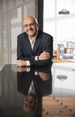Antonio Ocaranza nos dice: "El gobierno de Claudia Sheinbaum necesitará de fuertes inversiones provenientes de empresas mexicanas y extranjeras que todavía esperan señales de certidumbre. Eso supone revertir la inercia de recelo y suspicacia que el presidente López Obrador le dejó como legado.