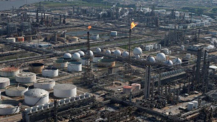 Después de que se diera a conocer que la fuga ocurrida el pasado 10 de octubre en la refinería de Deer Park podría haber durado más Después de que se diera a conocer que la fuga ocurrida el pasado 10 de octubre en la refinería de Deer Park podría haber durado más