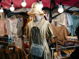 La venta de ropa de segunda mano, o second hand, ha crecido significativamente en los últimos años, y aunque ha impactado a la industria de la moda