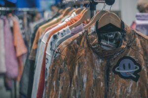 Se proyecta que industria de ropa de segunda mano alcance los 284 mil 870 mdd para 2030