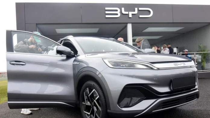 en la que BYD y la empresa contratista deberán presentar medidas para garantizar condiciones laborales adecuadas. Hasta el momento, en la que BYD y la empresa contratista deberán presentar medidas para garantizar condiciones laborales adecuadas. Hasta el momento,