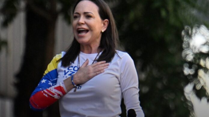 María Corina Machado dice presente en la marcha contra el régimen de Nicolás Maduro. La opositora apareció sorpresivamente María Corina Machado dice presente en la marcha contra el régimen de Nicolás Maduro. La opositora apareció sorpresivamente