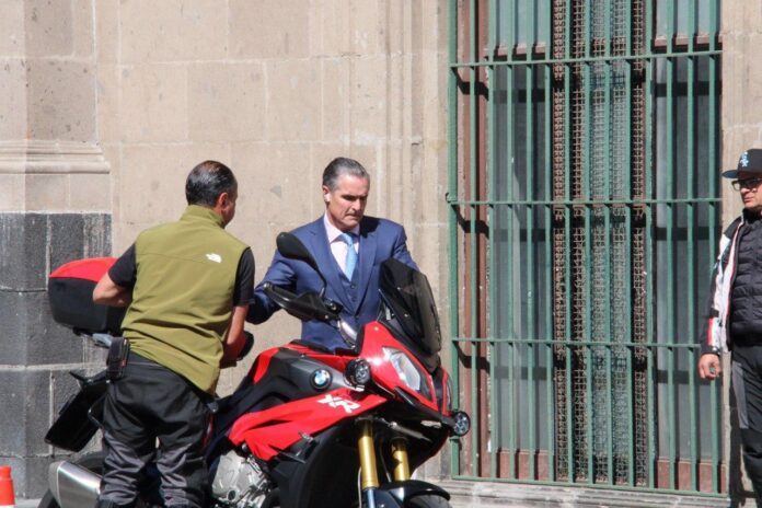 Bernardo Gómez, copresidente de Grupo Televisa y TelevisaUnivision, visitó Palacio Nacional este martes para reunirse con la presidenta Bernardo Gómez, copresidente de Grupo Televisa y TelevisaUnivision, visitó Palacio Nacional este martes para reunirse con la presidenta