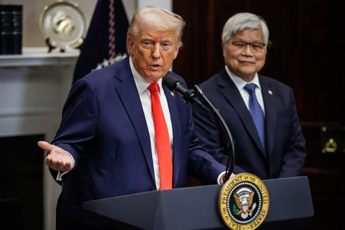 El anuncio se realizó en la Casa Blanca, donde Trump y el presidente de TSMC, CC Wei, destacaron la importancia del acuerdo para aumentar El anuncio se realizó en la Casa Blanca, donde Trump y el presidente de TSMC, CC Wei, destacaron la importancia del acuerdo para aumentar