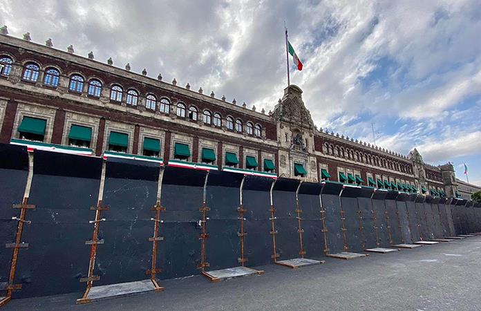 Sheinbaum niega que se proteja más a monumentos que a mujeres con vallas metálicas Sheinbaum niega que se proteja más a monumentos que a mujeres con vallas metálicas