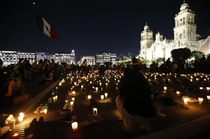 recrean-centro-de-reclutamiento-de-teuchitlan-en-el-zocalo-de-cdmx_bcb97347-adeb-4d3b-8e65-60201ef92328_media-960x639