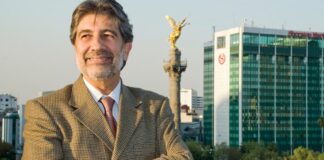 La calidad de vida en Estados Unidos es una de las mejores en el mundo. Hay una enorme cantidad de indicadores que claramente manifiestan el gran bienestar de la economía americana y el gran bienestar del que goza gran parte de su población. No quiere decir que no haya pobreza, no quiere decir que no haya otros problemas, dice Luis Foncerrada, economista en jefe de la Cámara Americana de Comercio en México. Por lo tanto, los aranceles no son la solución al déficit.