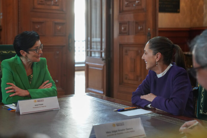 La presidenta Claudia Sheinbaum dio a conocer este martes detalles de su reunión del lunes con Jane Fraser, directora ejecutiva de Citigroup, La presidenta Claudia Sheinbaum dio a conocer este martes detalles de su reunión del lunes con Jane Fraser, directora ejecutiva de Citigroup,