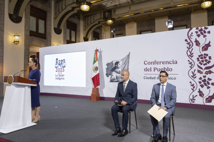 2025-05-07_Conferencia_de_prensa_matutina_-_Palacio_Nacional__01_JCB México acelera el paso en infraestructura carretera; invertirá más de 56 mil mdp en 2025